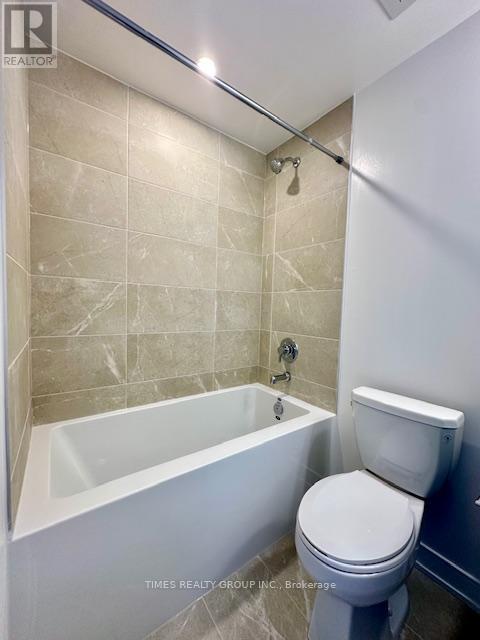 303b - 715 Davis Drive, Newmarket, Ontario  L3Y 0J2 - Photo 9 - N12484542