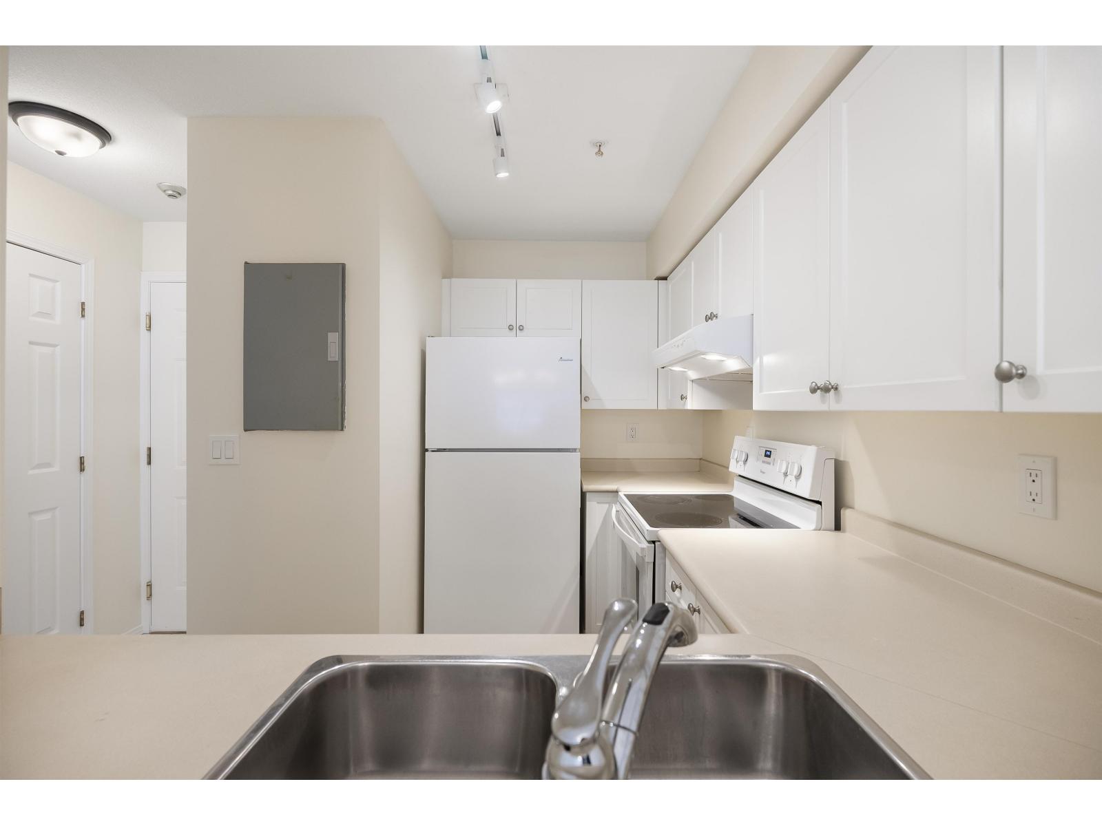305 14355 103 Avenue, Surrey, British Columbia  V3T 5V5 - Photo 4 - R3062216