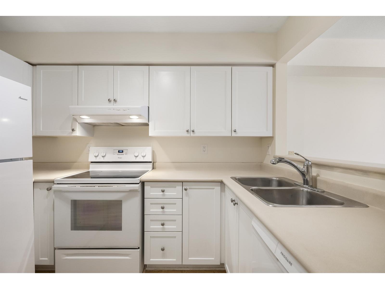305 14355 103 Avenue, Surrey, British Columbia  V3T 5V5 - Photo 5 - R3062216
