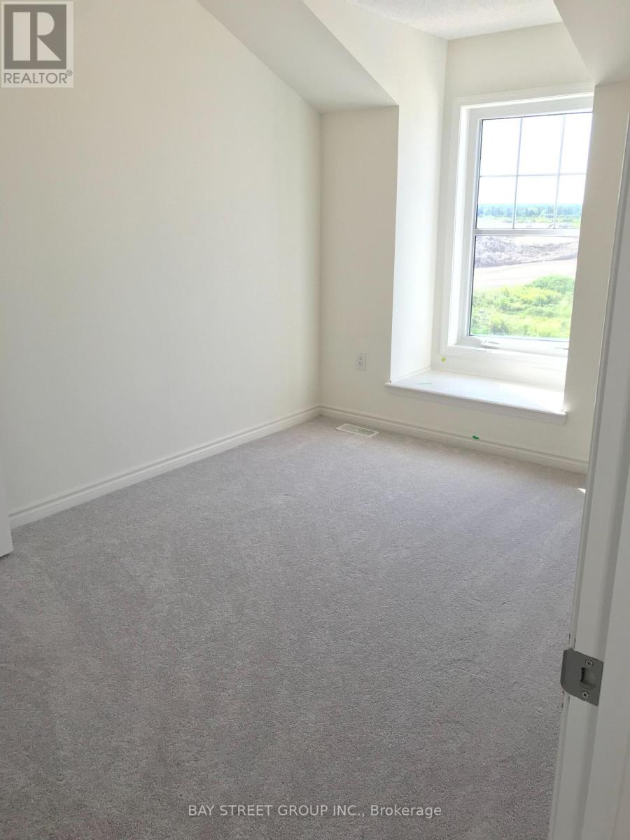 53 Shelburne Avenue, Wasaga Beach, Ontario  L9Z 0J4 - Photo 2 - S12484477