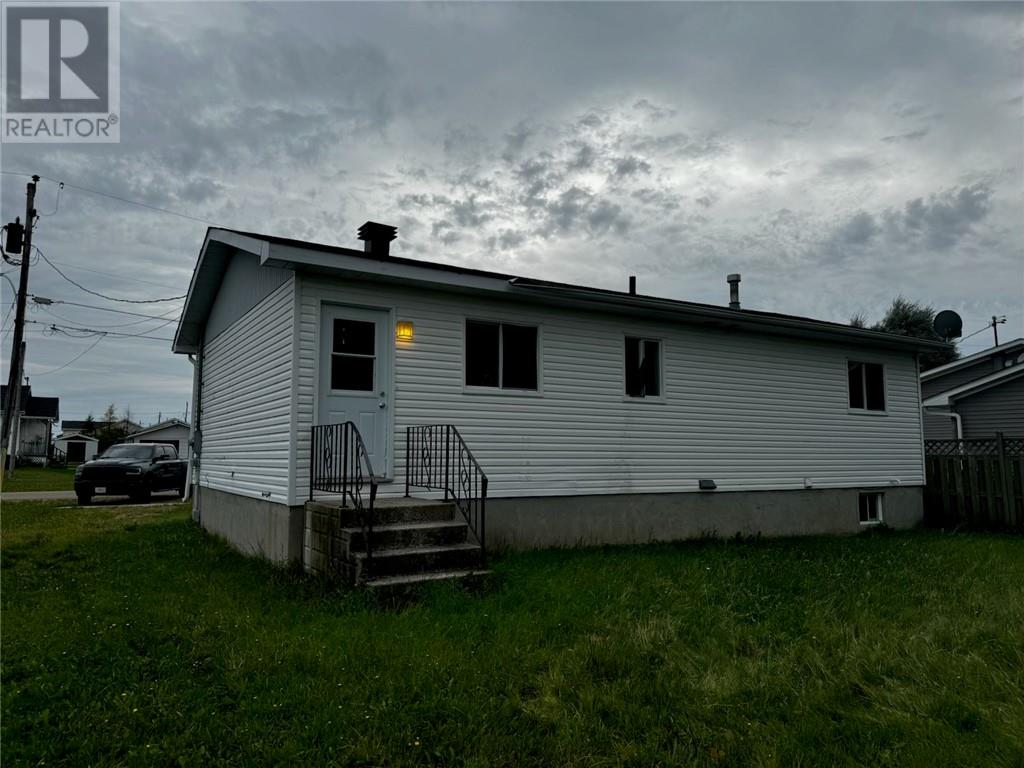 9 St. Joseph, Opasatika, Ontario  P0L 1Z0 - Photo 3 - 2125402