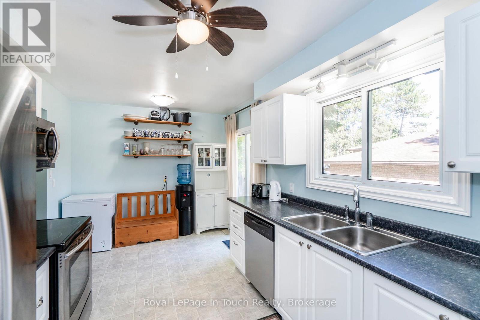 35 Dorcas Avenue, Tiny (Wyevale), Ontario  L0L 2T0 - Photo 13 - S12484579