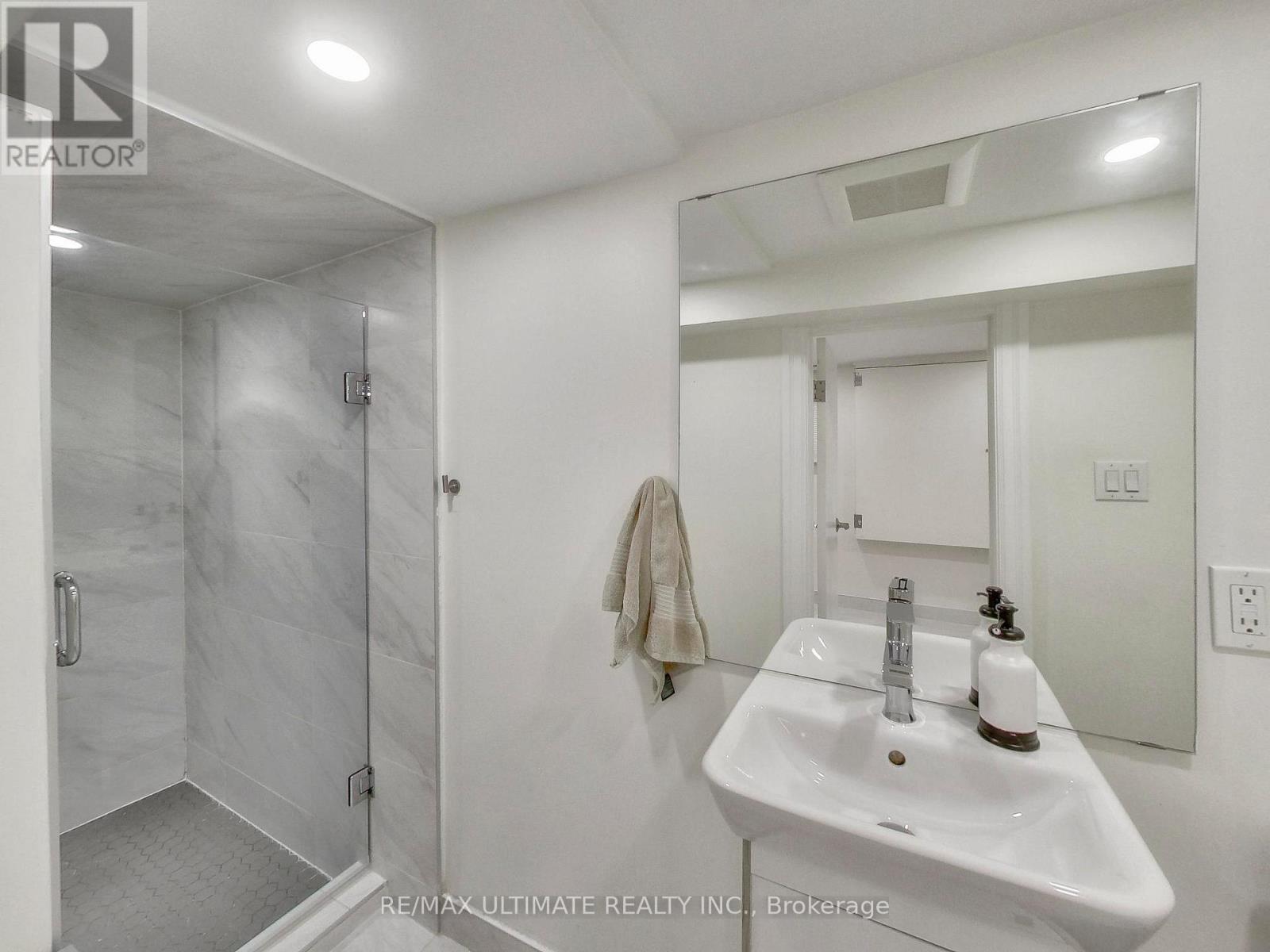 B - 1652 Dufferin Street, Toronto, Ontario  M6H 3L8 - Photo 11 - W12484478