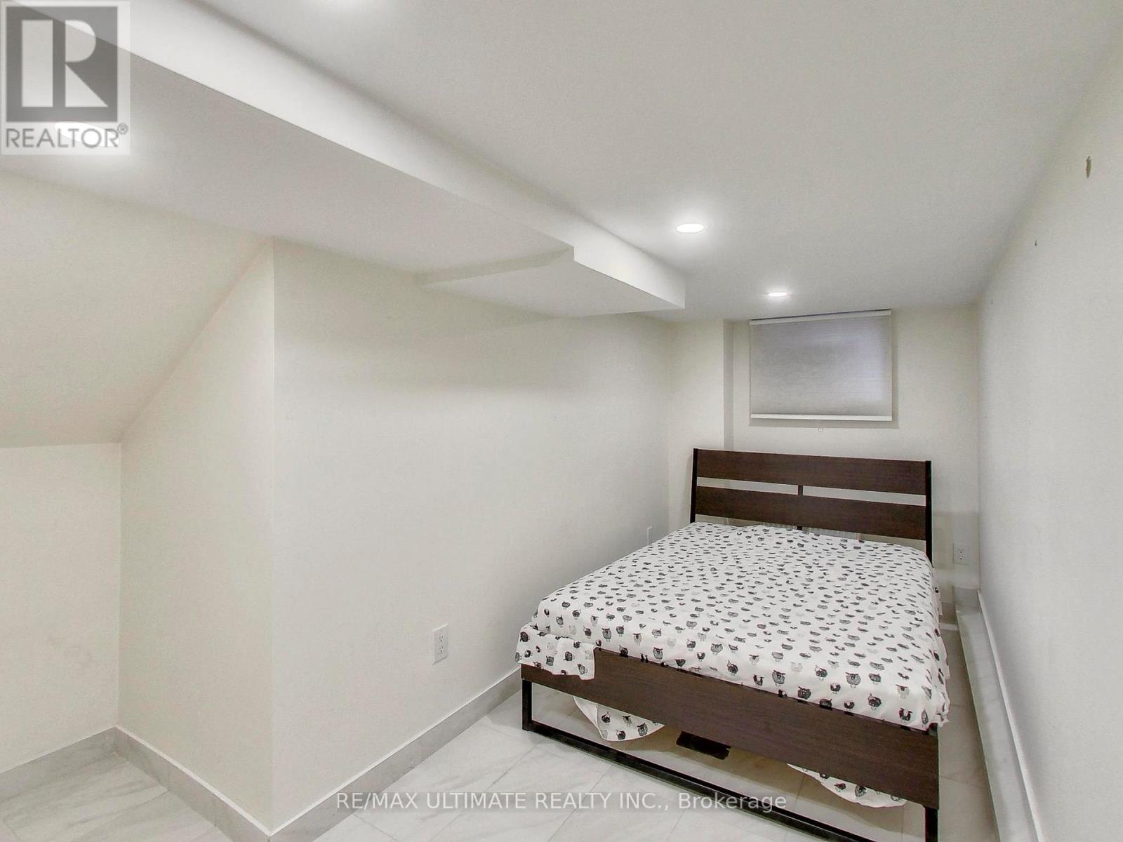 B - 1652 Dufferin Street, Toronto, Ontario  M6H 3L8 - Photo 15 - W12484478