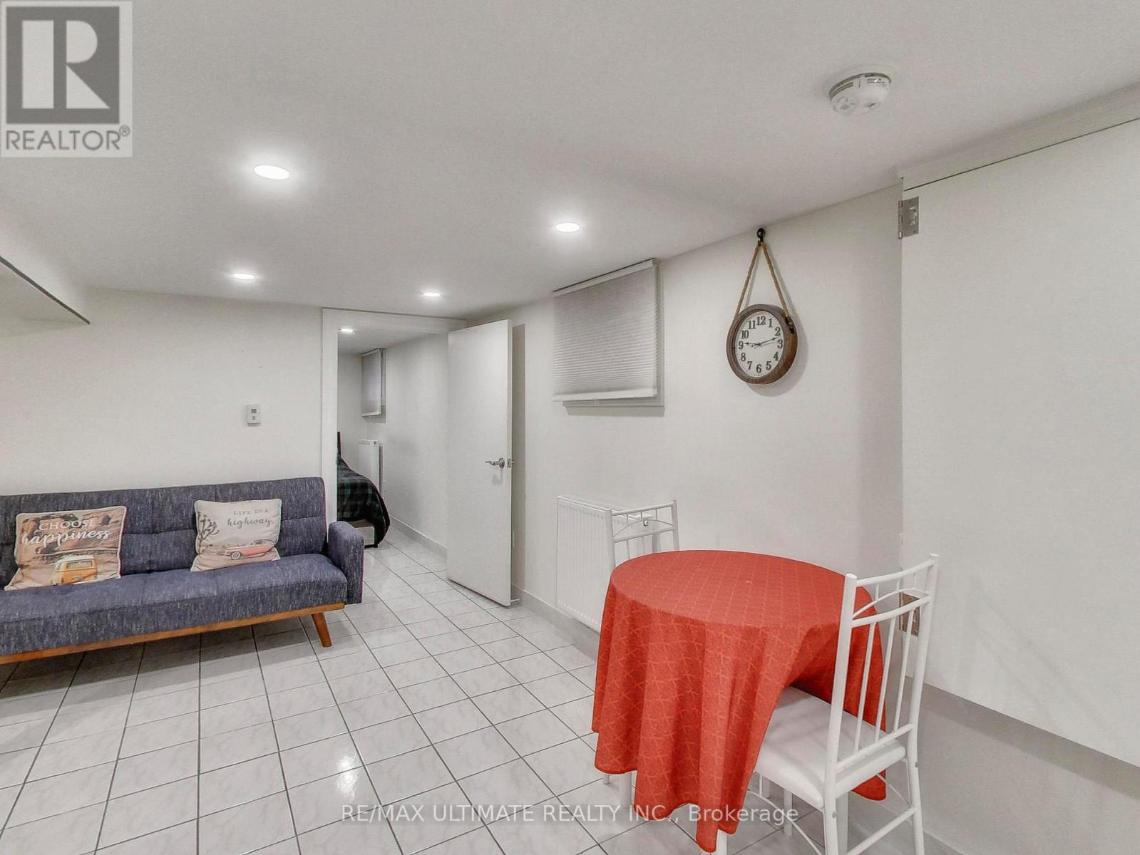 B - 1652 Dufferin Street, Toronto, Ontario  M6H 3L8 - Photo 8 - W12484478