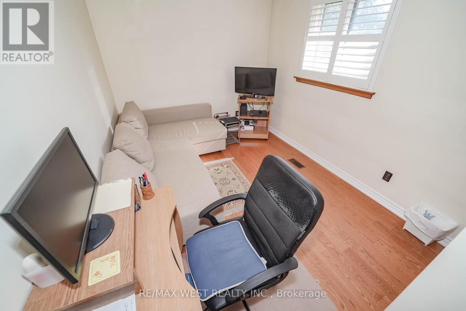 139 Shoreham Drive, Toronto, Ontario  M3N 1S8 - Photo 4 - W12484483