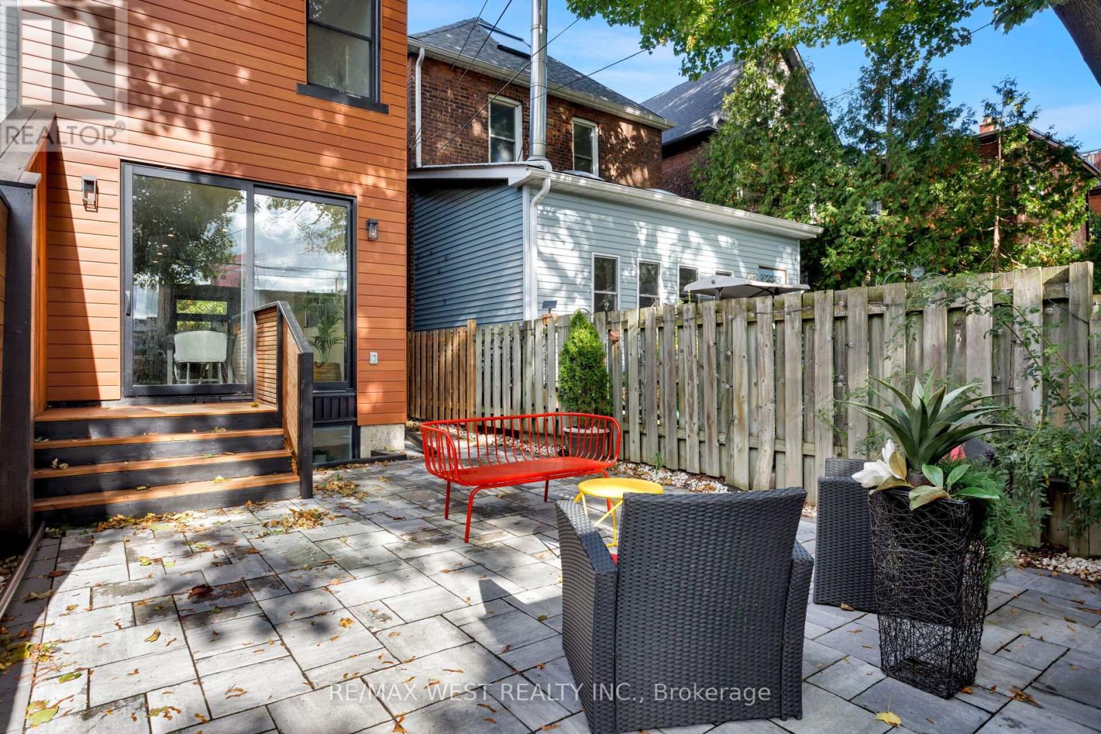 71 Harvard Avenue, Toronto, Ontario  M6R 1C7 - Photo 20 - W12484484