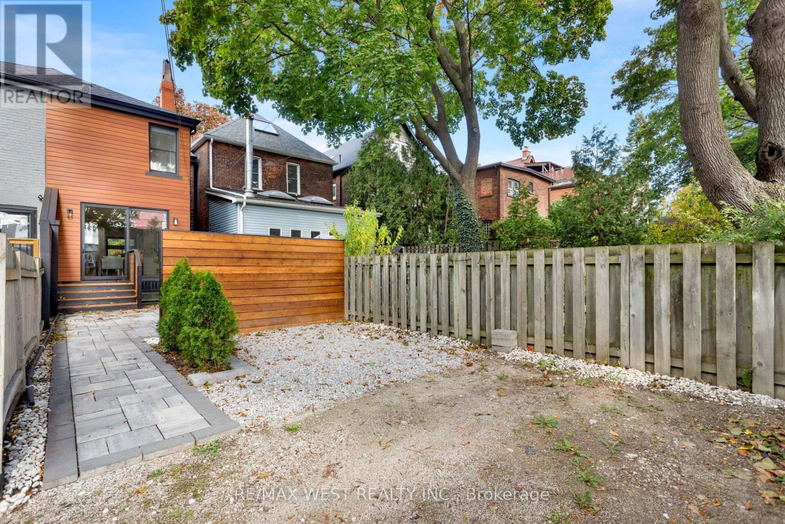 71 Harvard Avenue, Toronto, Ontario  M6R 1C7 - Photo 22 - W12484484