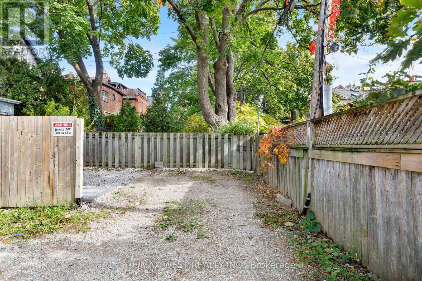 71 Harvard Avenue, Toronto, Ontario  M6R 1C7 - Photo 23 - W12484484