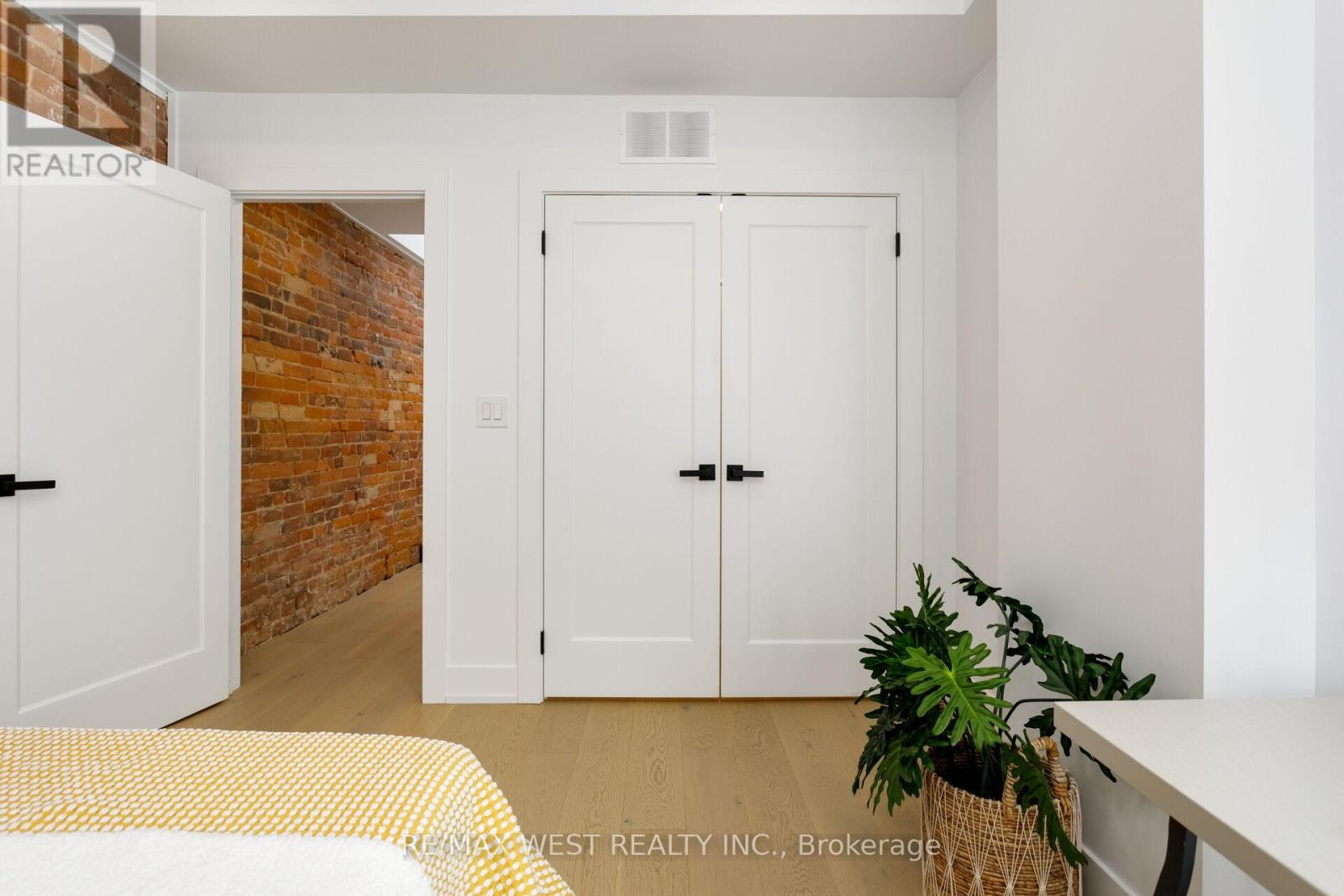 71 Harvard Avenue, Toronto, Ontario  M6R 1C7 - Photo 28 - W12484484
