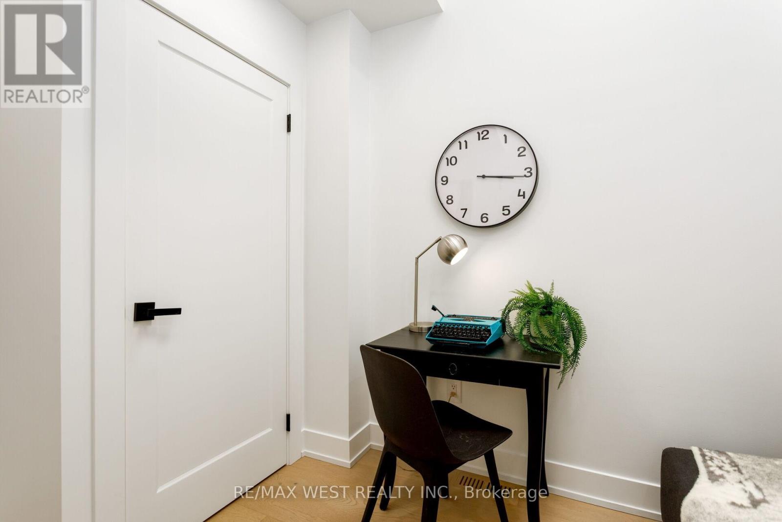71 Harvard Avenue, Toronto, Ontario  M6R 1C7 - Photo 35 - W12484484