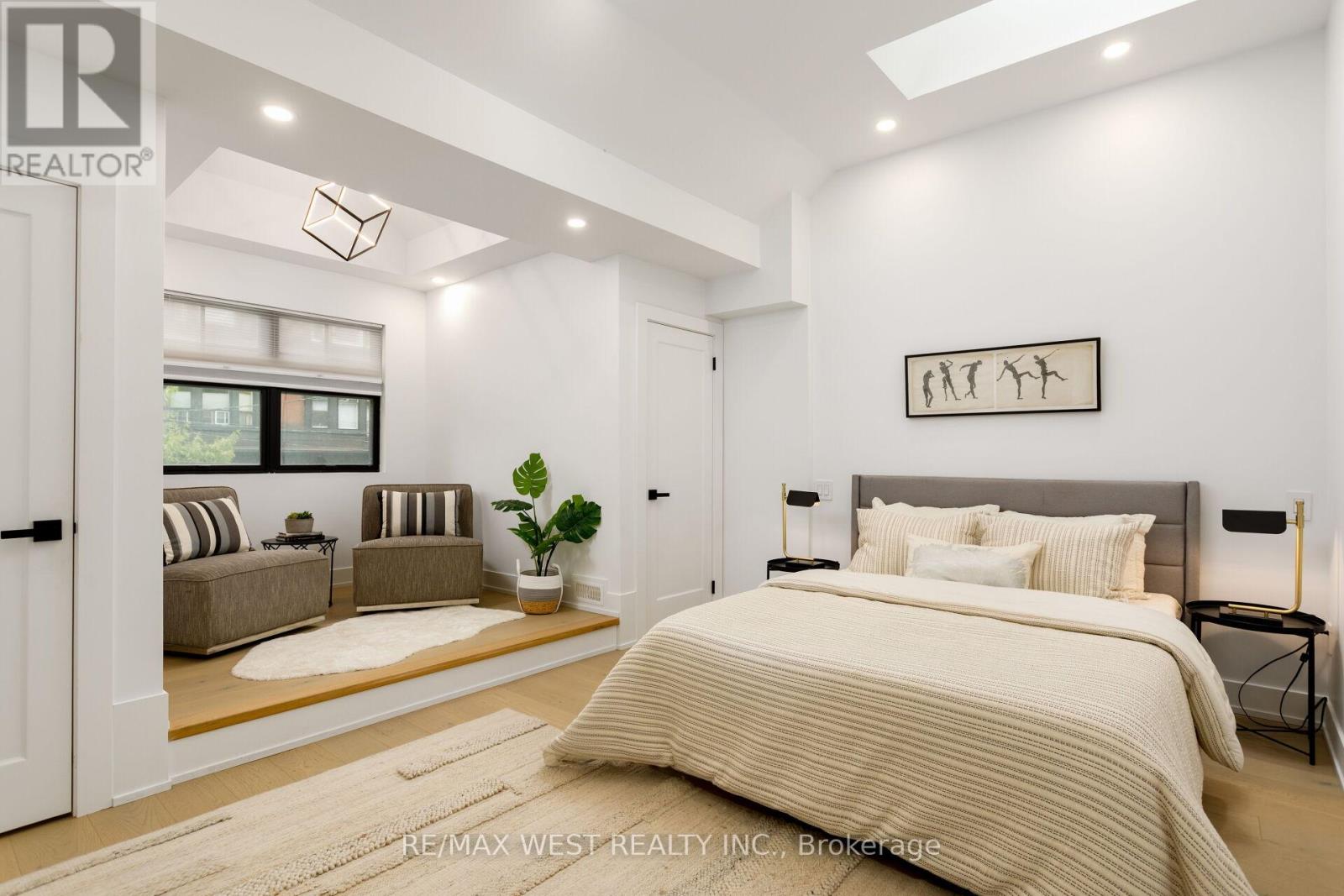 71 Harvard Avenue, Toronto, Ontario  M6R 1C7 - Photo 36 - W12484484