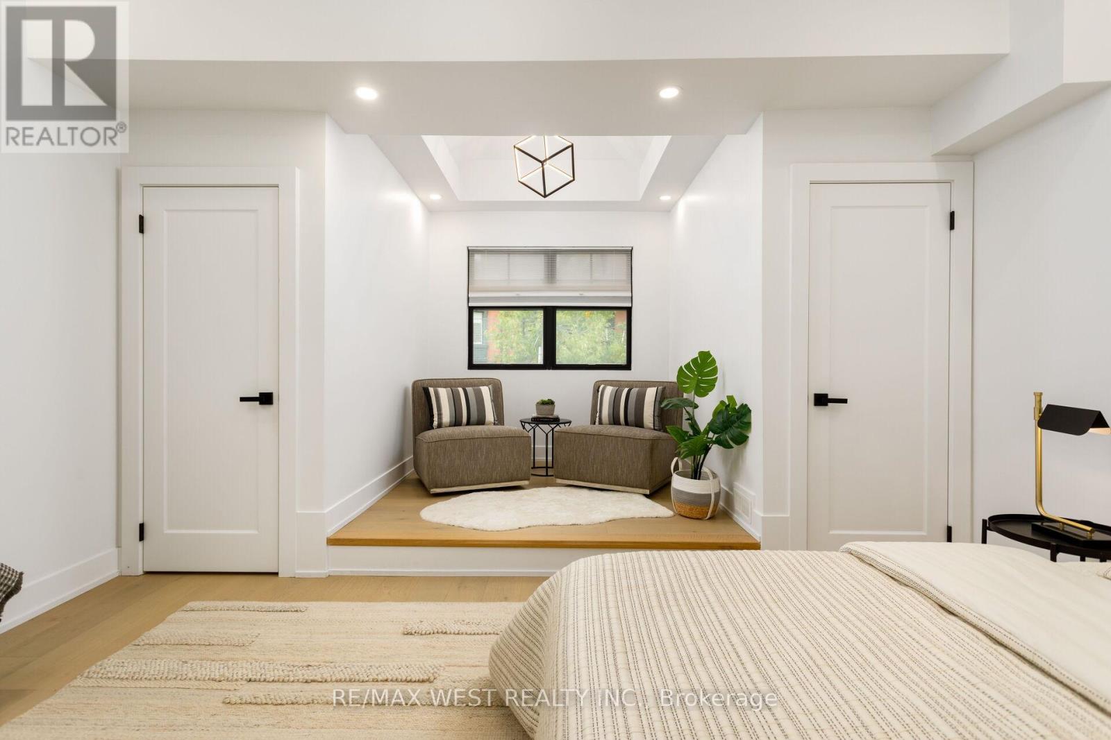 71 Harvard Avenue, Toronto, Ontario  M6R 1C7 - Photo 37 - W12484484