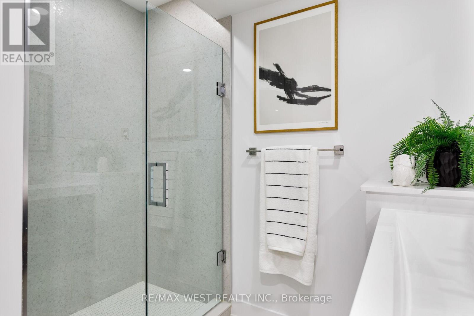 71 Harvard Avenue, Toronto, Ontario  M6R 1C7 - Photo 46 - W12484484