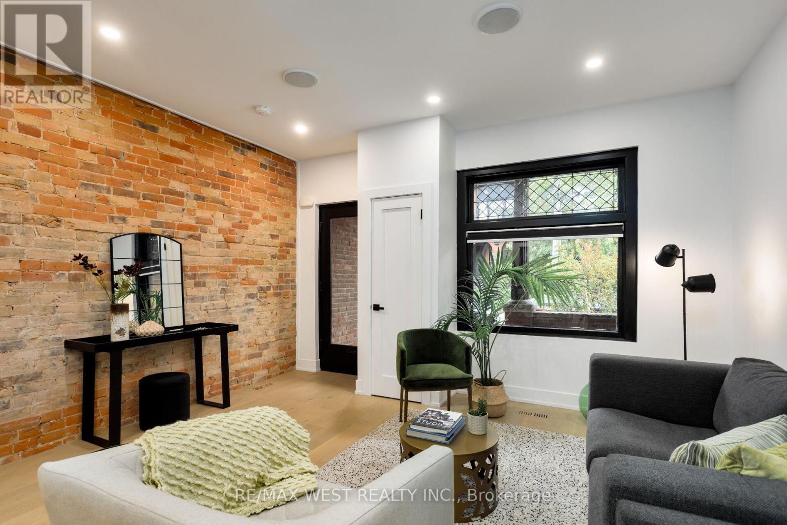 71 Harvard Avenue, Toronto, Ontario  M6R 1C7 - Photo 7 - W12484484