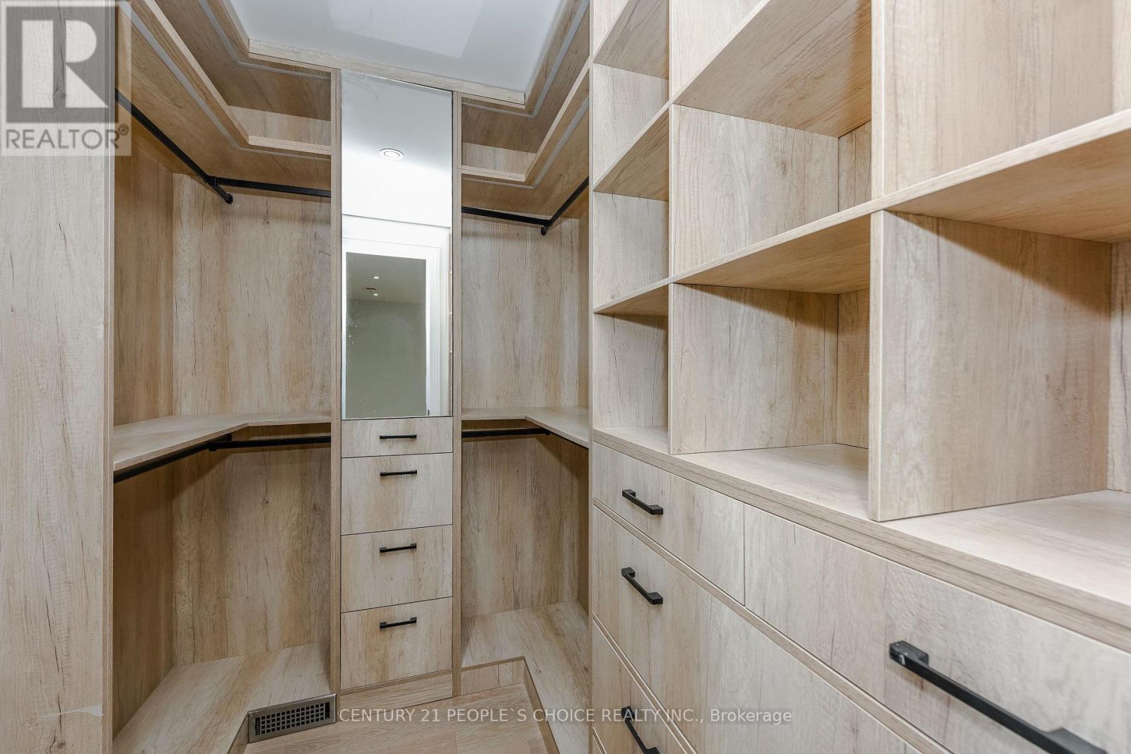 90 Twelfth Street, Toronto, Ontario  M8V 3H1 - Photo 9 - W12484509