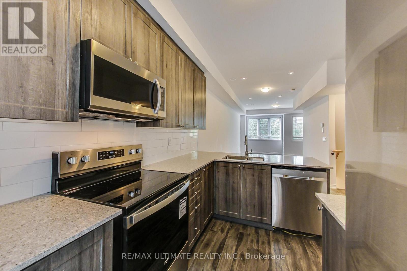 214 - 370 Hopewell Avenue, Toronto, Ontario  M6E 2S2 - Photo 6 - W12484512