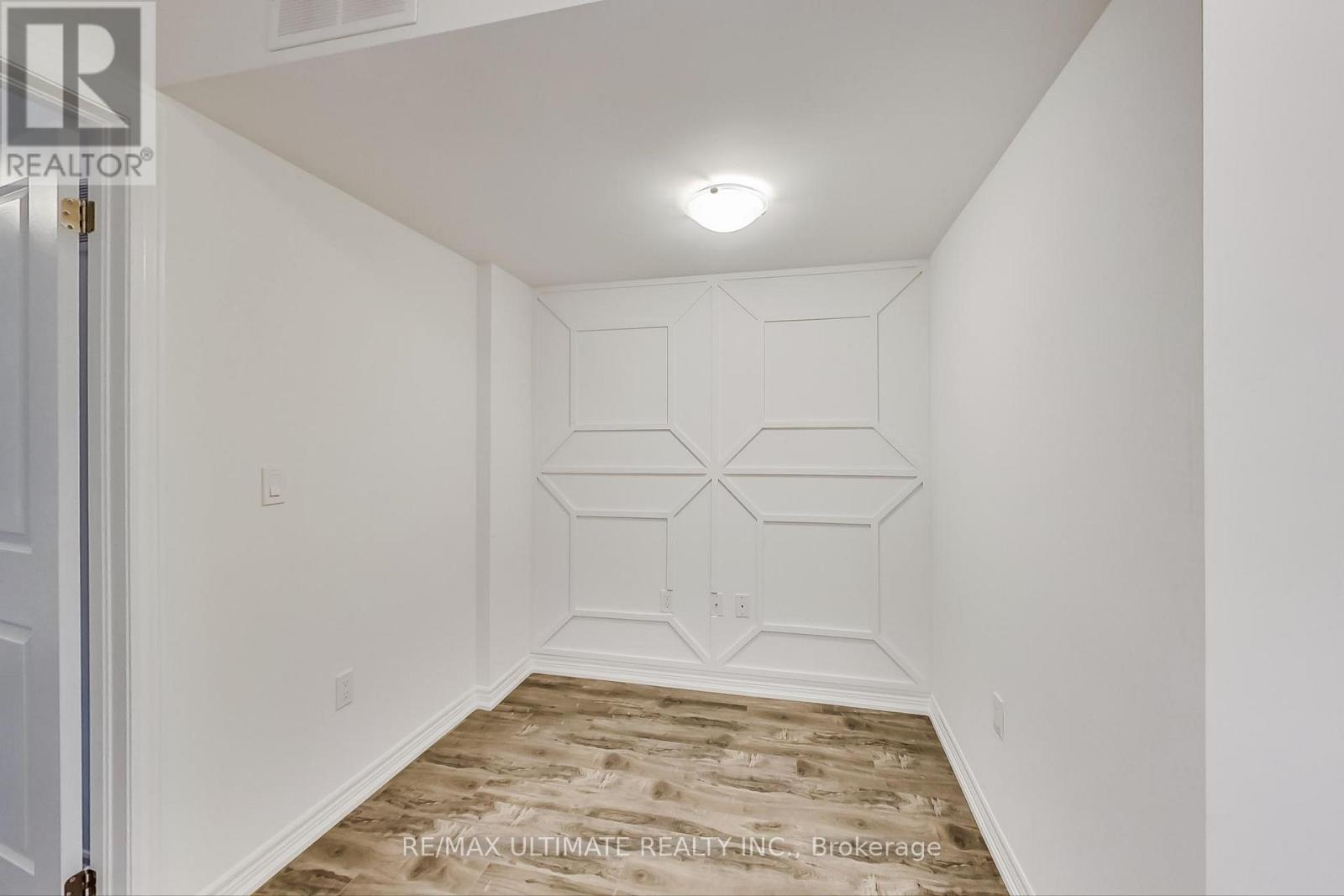 214 - 370 Hopewell Avenue, Toronto, Ontario  M6E 2S2 - Photo 9 - W12484512