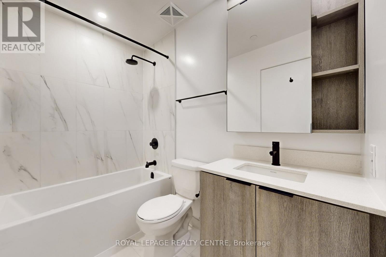 2702 - 2495 Eglinton Avenue W, Mississauga, Ontario  L5M 2T2 - Photo 17 - W12484526