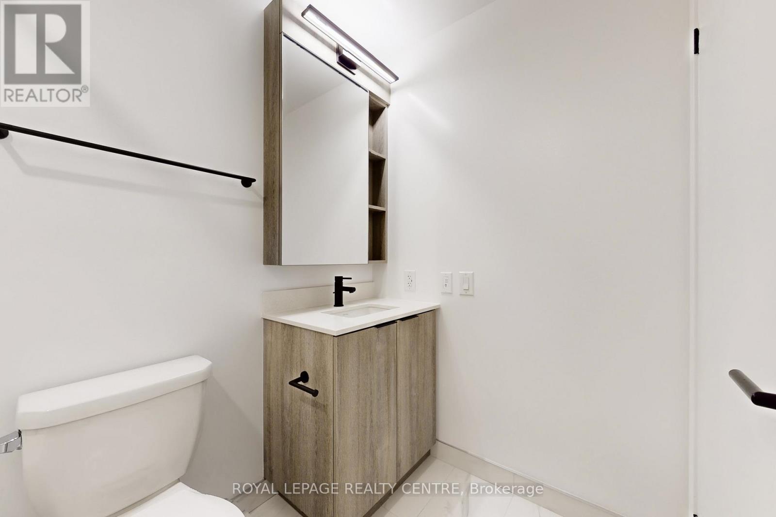 2702 - 2495 Eglinton Avenue W, Mississauga, Ontario  L5M 2T2 - Photo 18 - W12484526