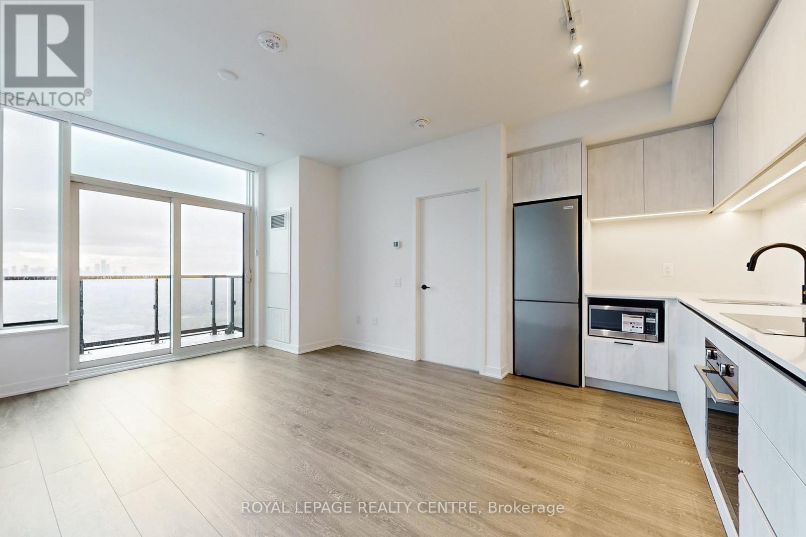 2702 - 2495 Eglinton Avenue W, Mississauga, Ontario  L5M 2T2 - Photo 9 - W12484526