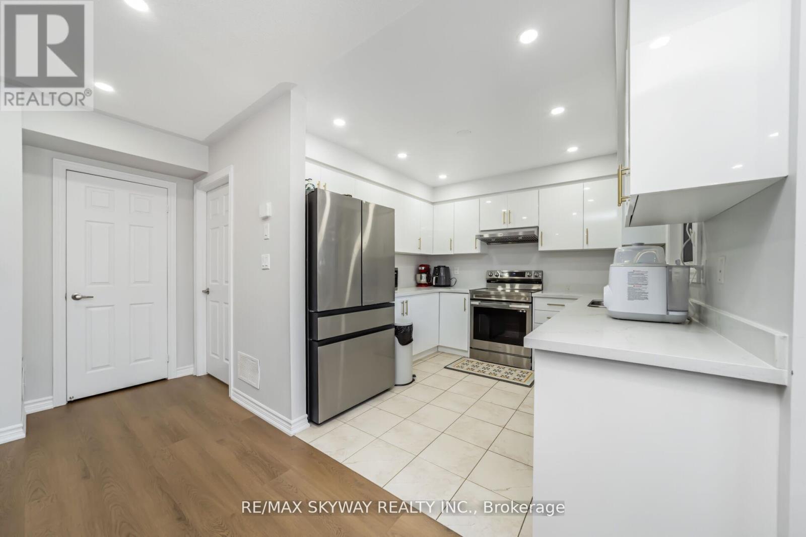 22 - 200 Veterans Drive, Brampton, Ontario  L7A 4S6 - Photo 12 - W12484527