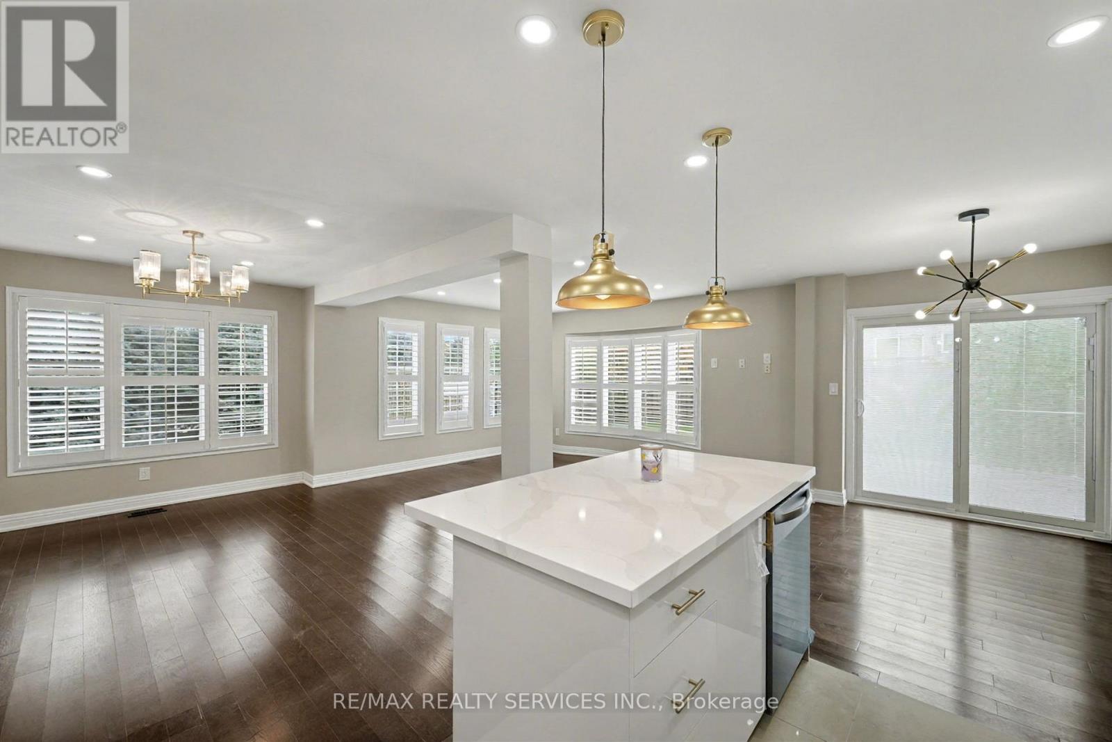 Main - 1032 Blueheron Boulevard, Mississauga, Ontario  L5V 2J8 - Photo 10 - W12484535