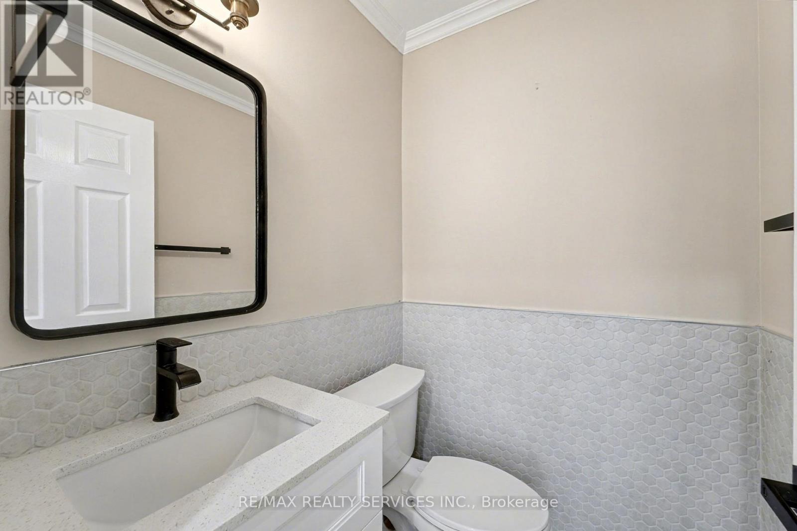 Main - 1032 Blueheron Boulevard, Mississauga, Ontario  L5V 2J8 - Photo 11 - W12484535