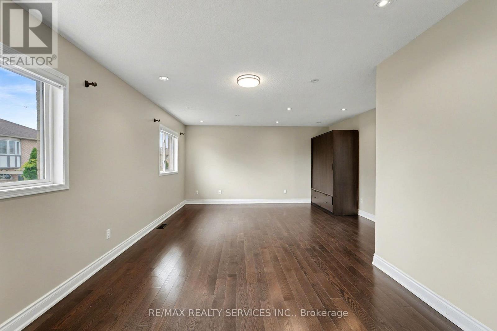 Main - 1032 Blueheron Boulevard, Mississauga, Ontario  L5V 2J8 - Photo 14 - W12484535