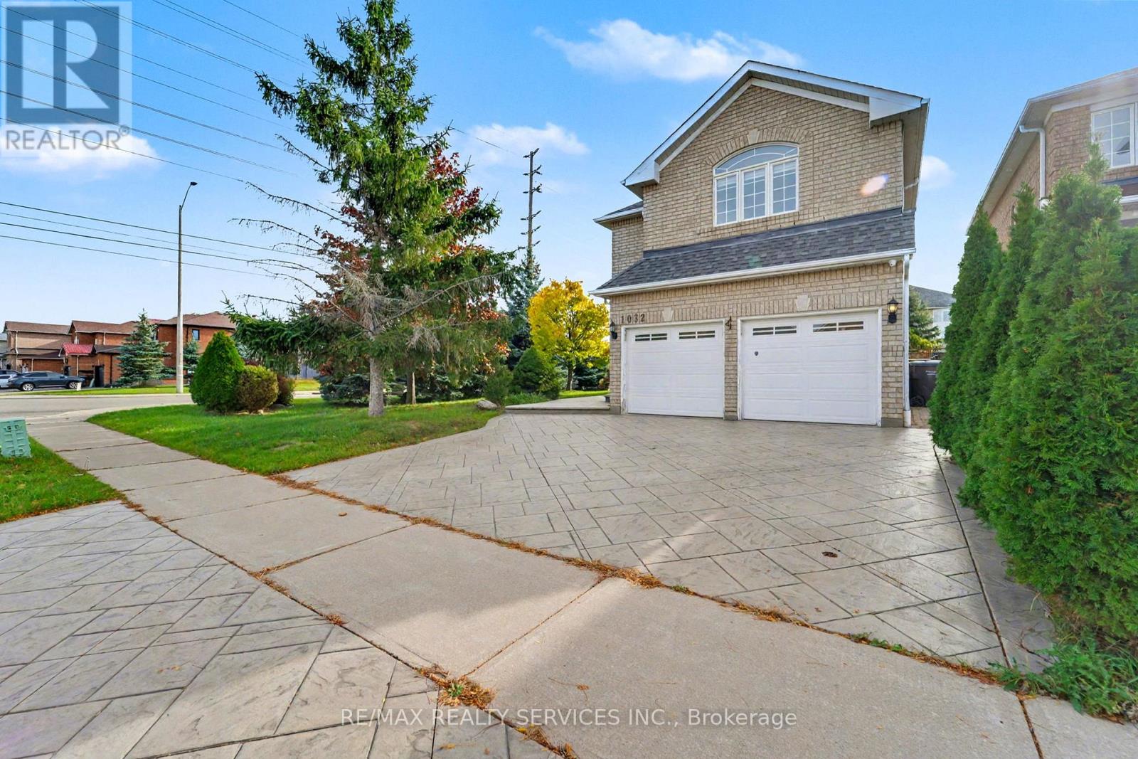 Main - 1032 Blueheron Boulevard, Mississauga, Ontario  L5V 2J8 - Photo 2 - W12484535