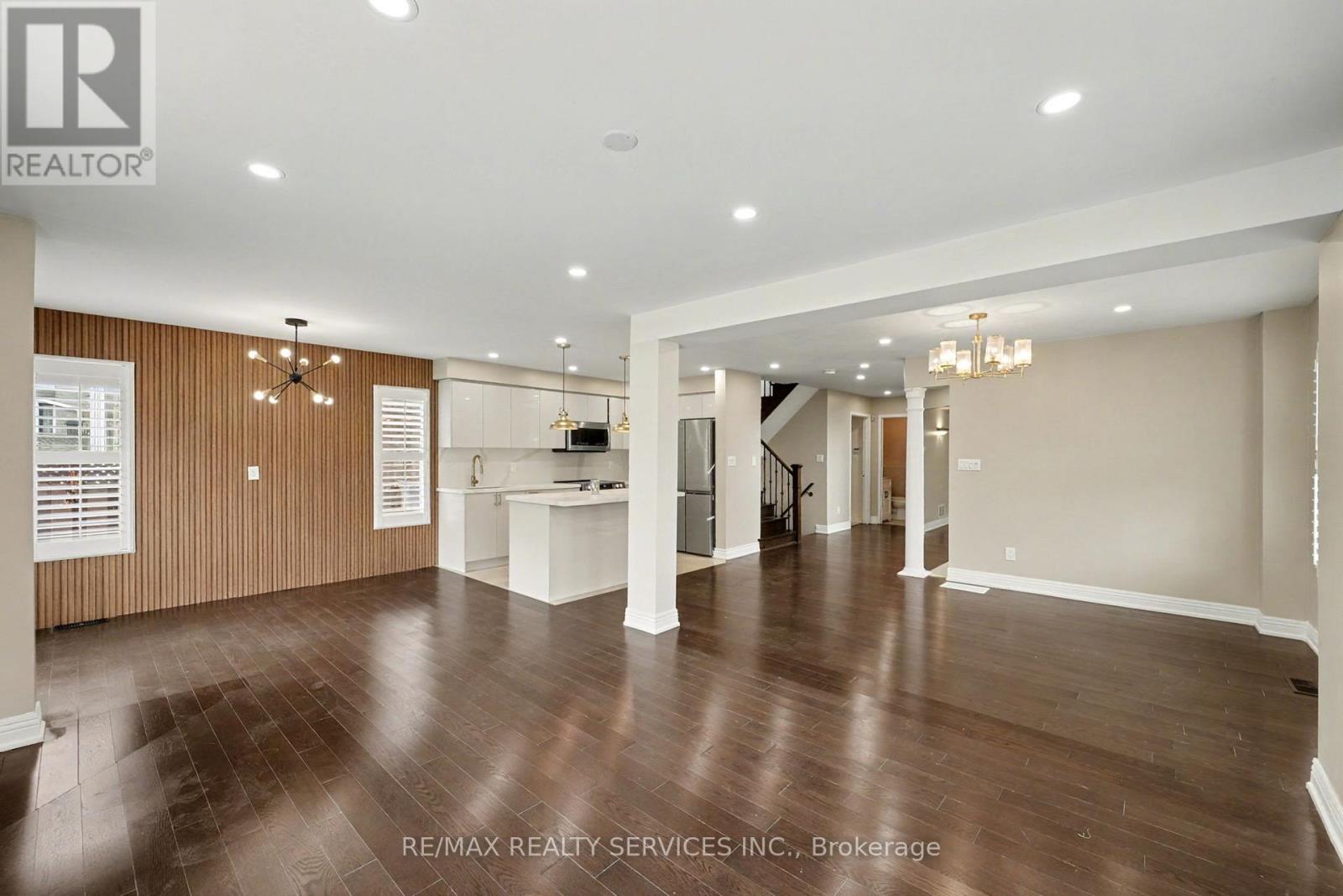 Main - 1032 Blueheron Boulevard, Mississauga, Ontario  L5V 2J8 - Photo 6 - W12484535