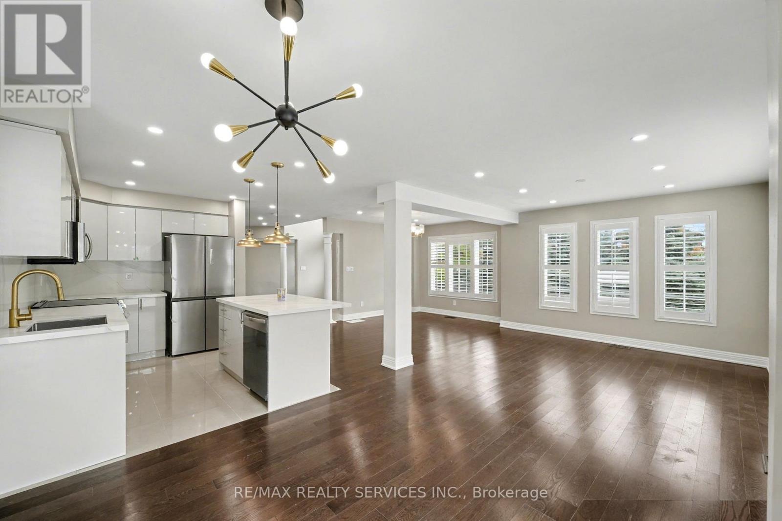 Main - 1032 Blueheron Boulevard, Mississauga, Ontario  L5V 2J8 - Photo 7 - W12484535