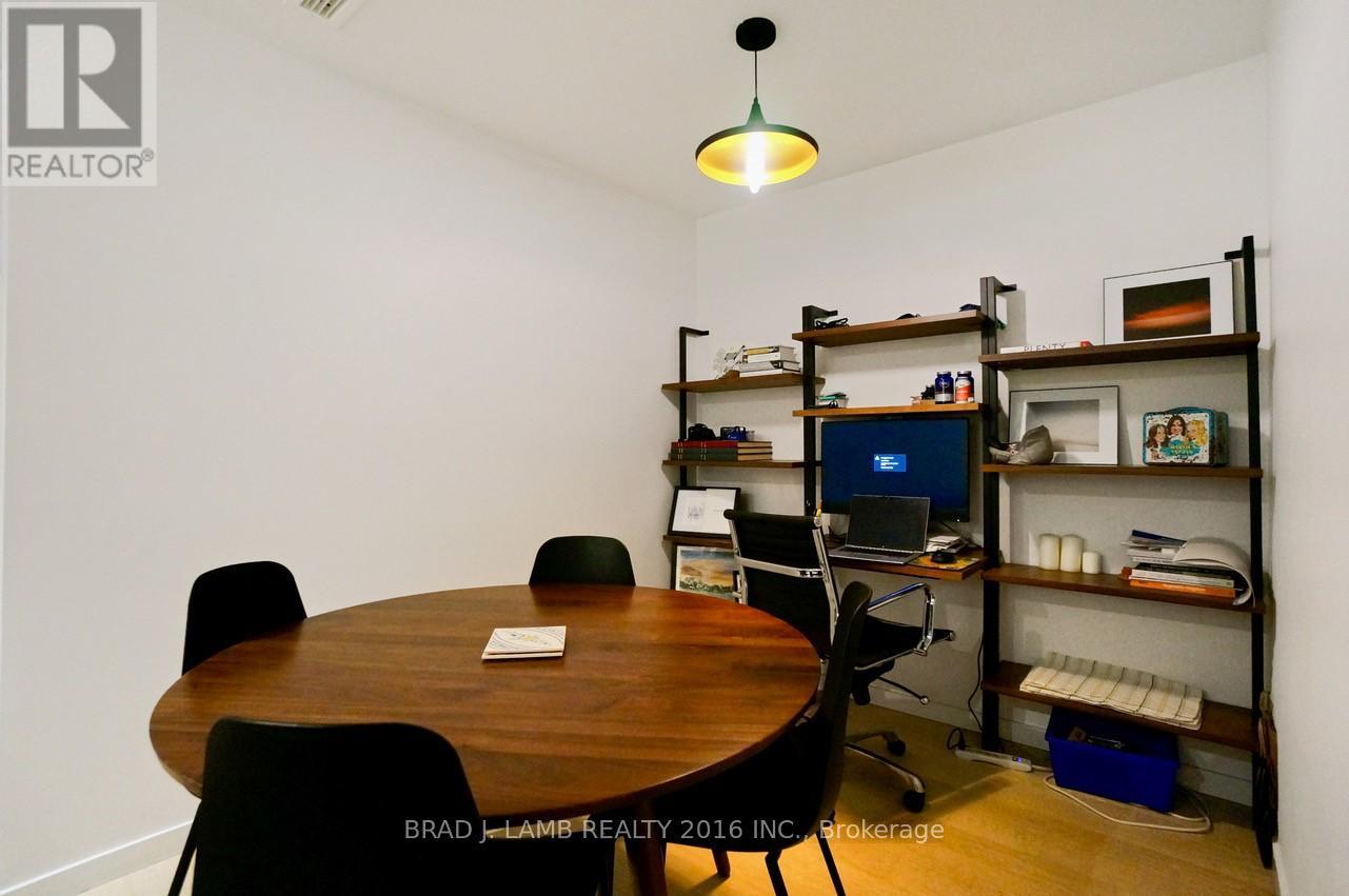 210 - 383 Sorauren Avenue, Toronto, Ontario  M6R 0A4 - Photo 11 - W12484538