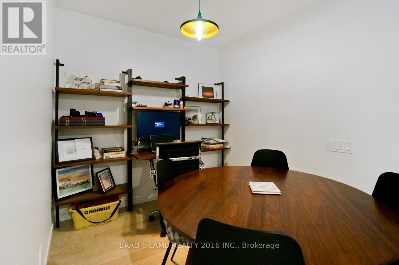 210 - 383 Sorauren Avenue, Toronto, Ontario  M6R 0A4 - Photo 12 - W12484538