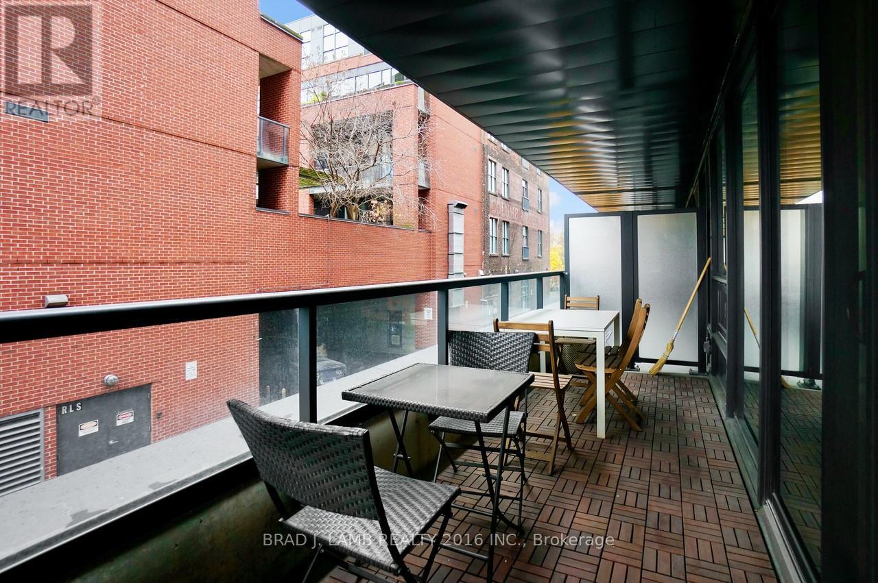 210 - 383 Sorauren Avenue, Toronto, Ontario  M6R 0A4 - Photo 16 - W12484538