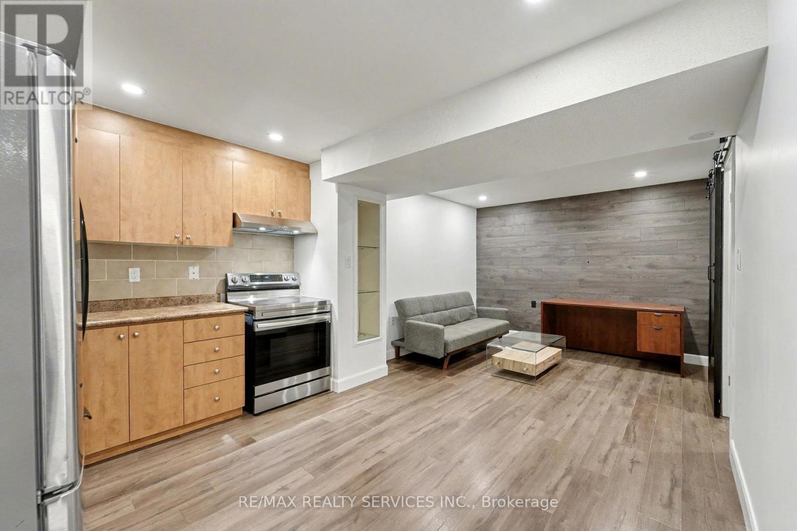 Bsmt - 1032 Blueheron Boulevard, Mississauga, Ontario  L5V 2J8 - Photo 3 - W12484546
