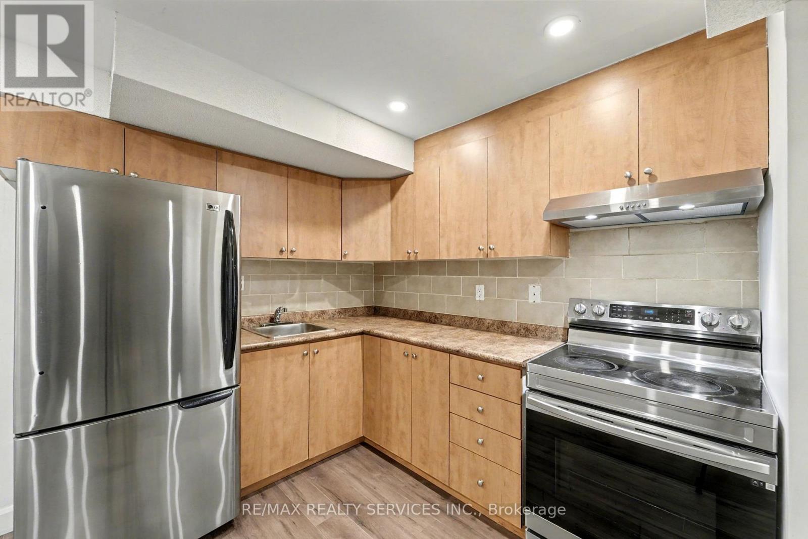 Bsmt - 1032 Blueheron Boulevard, Mississauga, Ontario  L5V 2J8 - Photo 5 - W12484546
