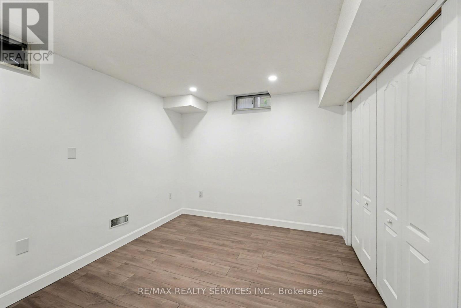 Bsmt - 1032 Blueheron Boulevard, Mississauga, Ontario  L5V 2J8 - Photo 6 - W12484546