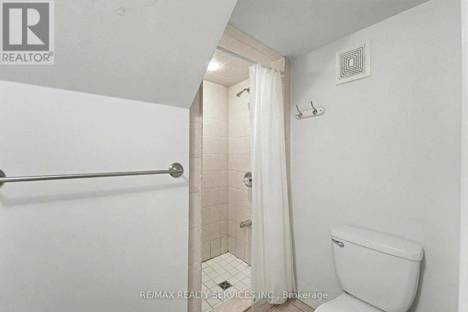 Bsmt - 1032 Blueheron Boulevard, Mississauga, Ontario  L5V 2J8 - Photo 8 - W12484546