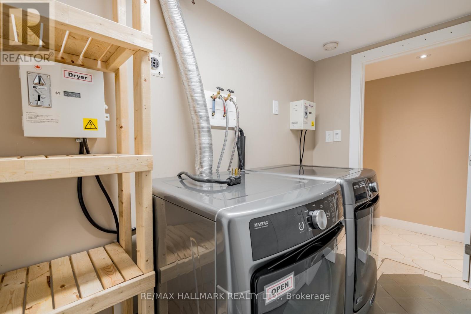 Main - 180 Lansdowne Avenue, Toronto, Ontario  M6K 2V9 - Photo 16 - W12484559