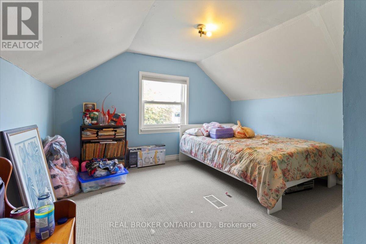 1097 Enola Avenue, Mississauga, Ontario  L5G 4B1 - Photo 17 - W12484563