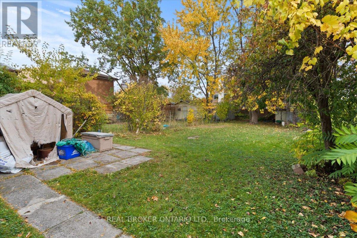 1097 Enola Avenue, Mississauga, Ontario  L5G 4B1 - Photo 24 - W12484563