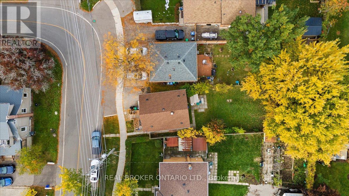 1097 Enola Avenue, Mississauga, Ontario  L5G 4B1 - Photo 28 - W12484563