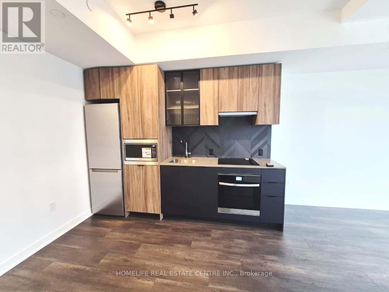 501 - 1037 The Queensway, Toronto, Ontario  M8Z 6C7 - Photo 4 - W12484564