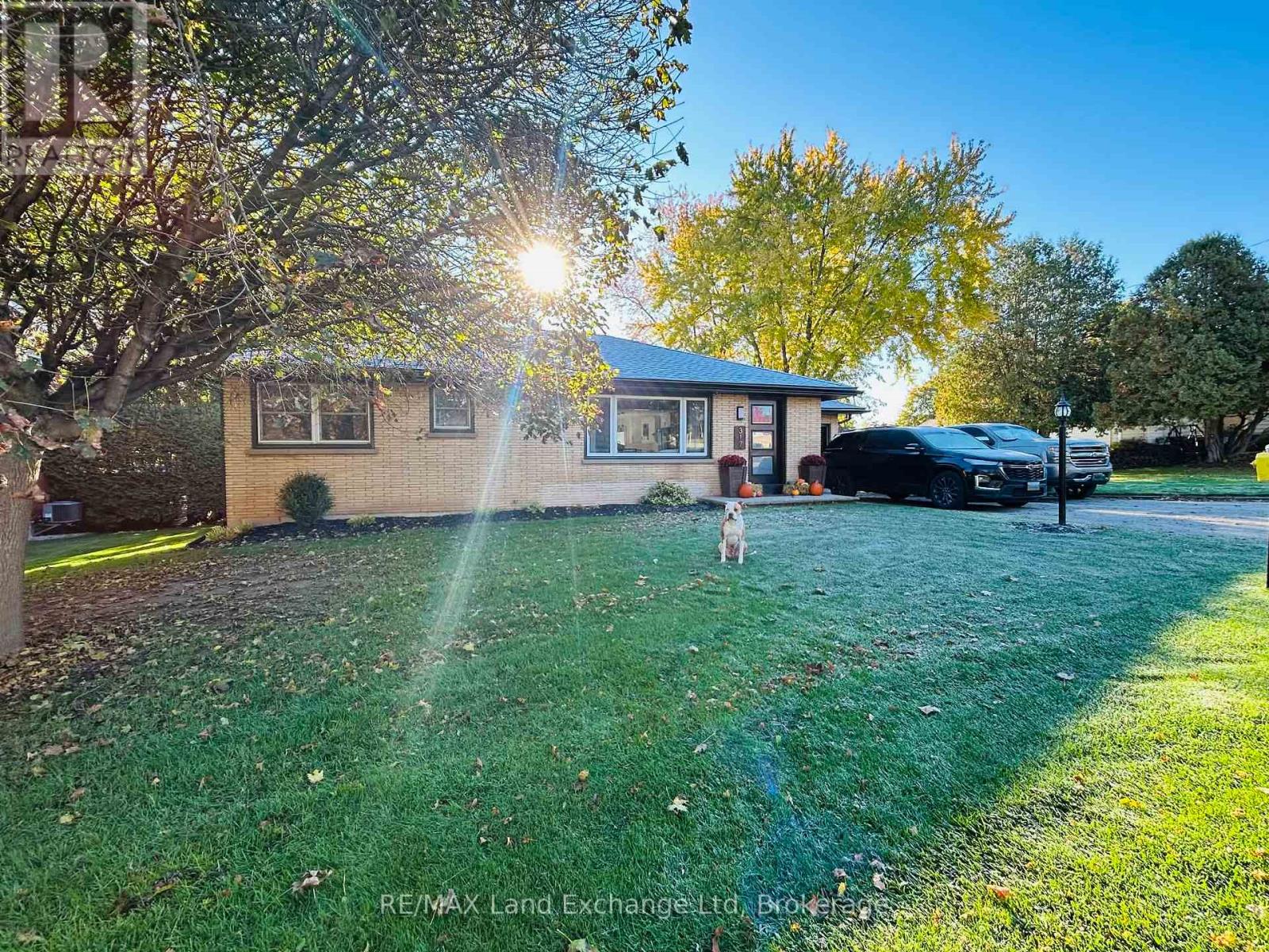 317 Carling Terrace, North Huron, Ontario  N0G 2W0 - Photo 2 - X12484574