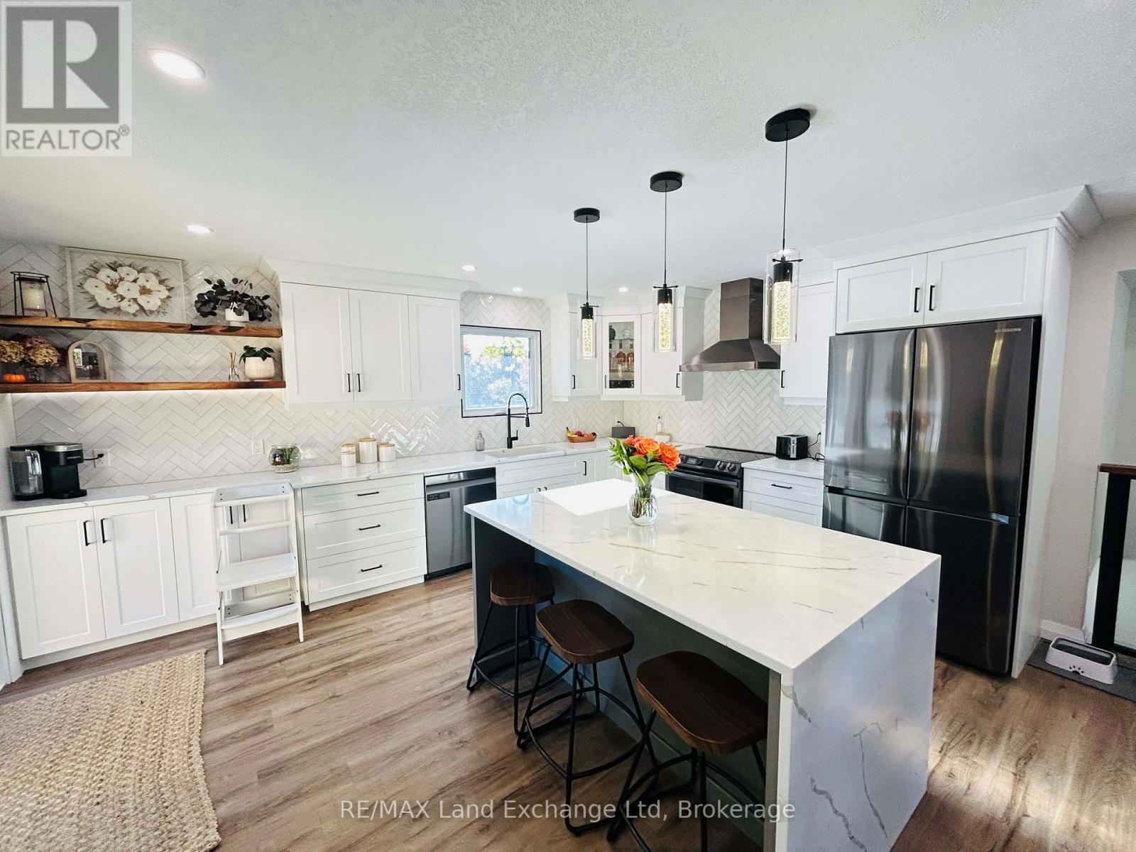 317 Carling Terrace, North Huron, Ontario  N0G 2W0 - Photo 6 - X12484574