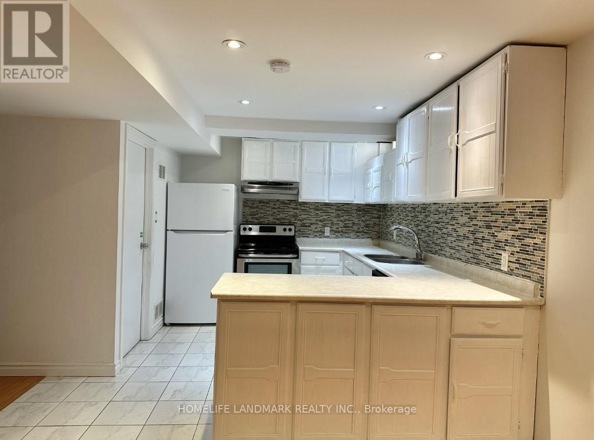 138 Keffer Circle, Newmarket, Ontario  L3X 1R8 - Photo 2 - N12439235