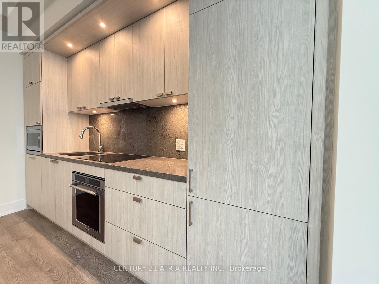 502 - 259 The Kingsway, Toronto, Ontario  M9A 0G2 - Photo 2 - W12484545