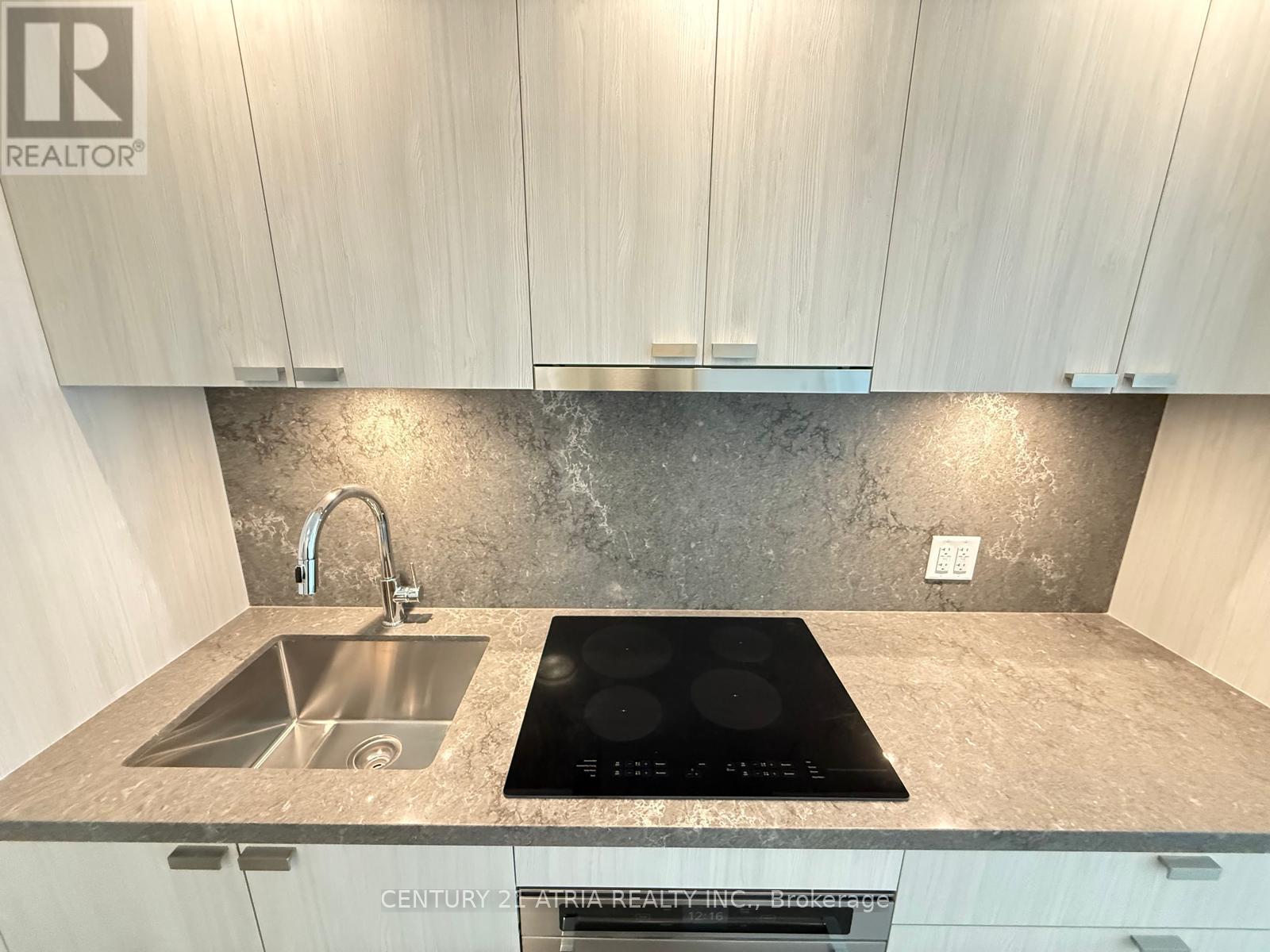 502 - 259 The Kingsway, Toronto, Ontario  M9A 0G2 - Photo 3 - W12484545