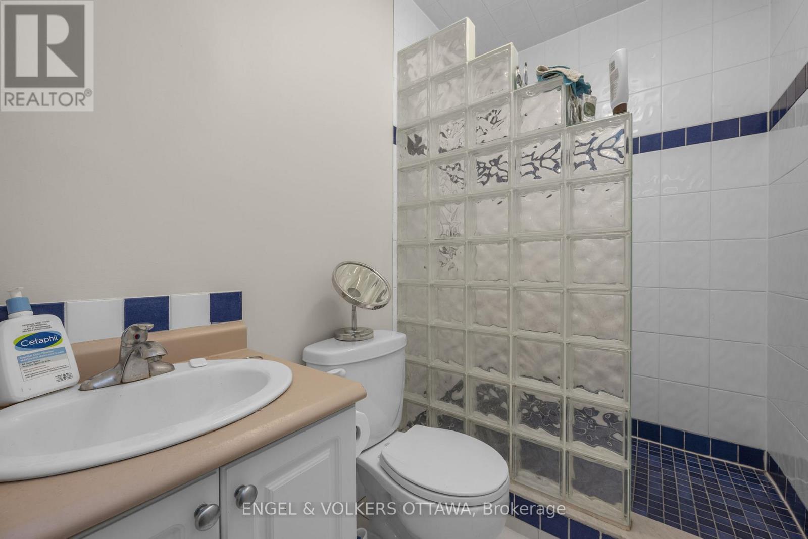 46 Ella Street, Ottawa, Ontario  K1S 2S4 - Photo 14 - X12484569